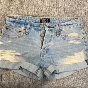 A&F ames low rise boyfriend short